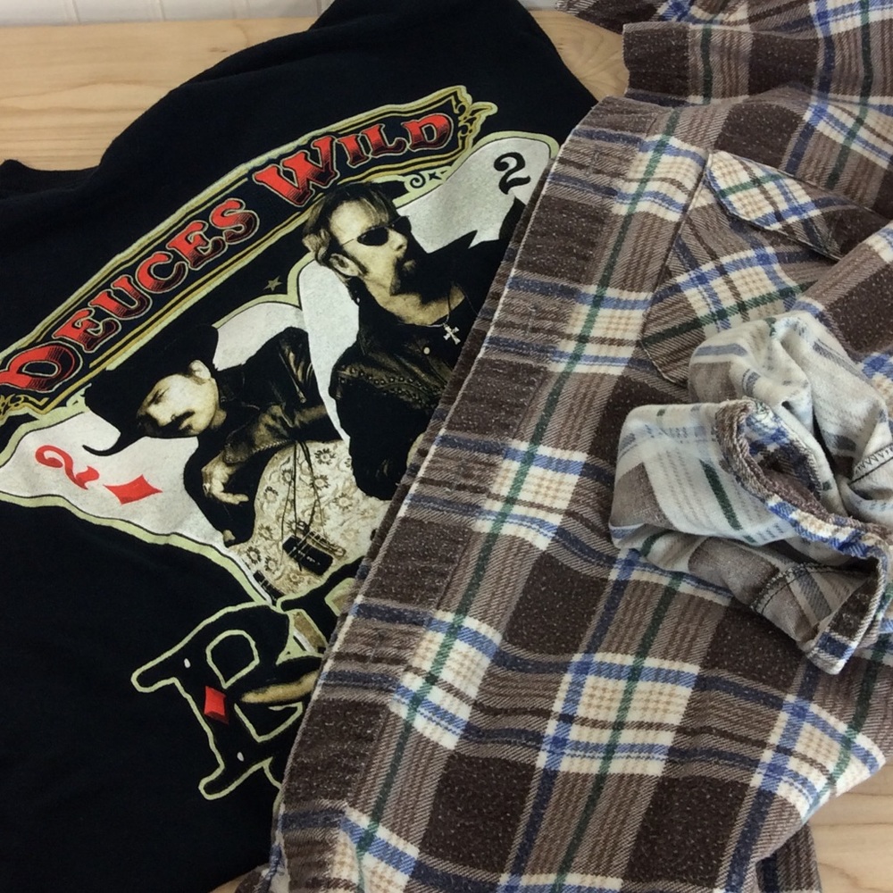 [Mystery] Band Tee + Dad Flannel - Picture 5 of 8